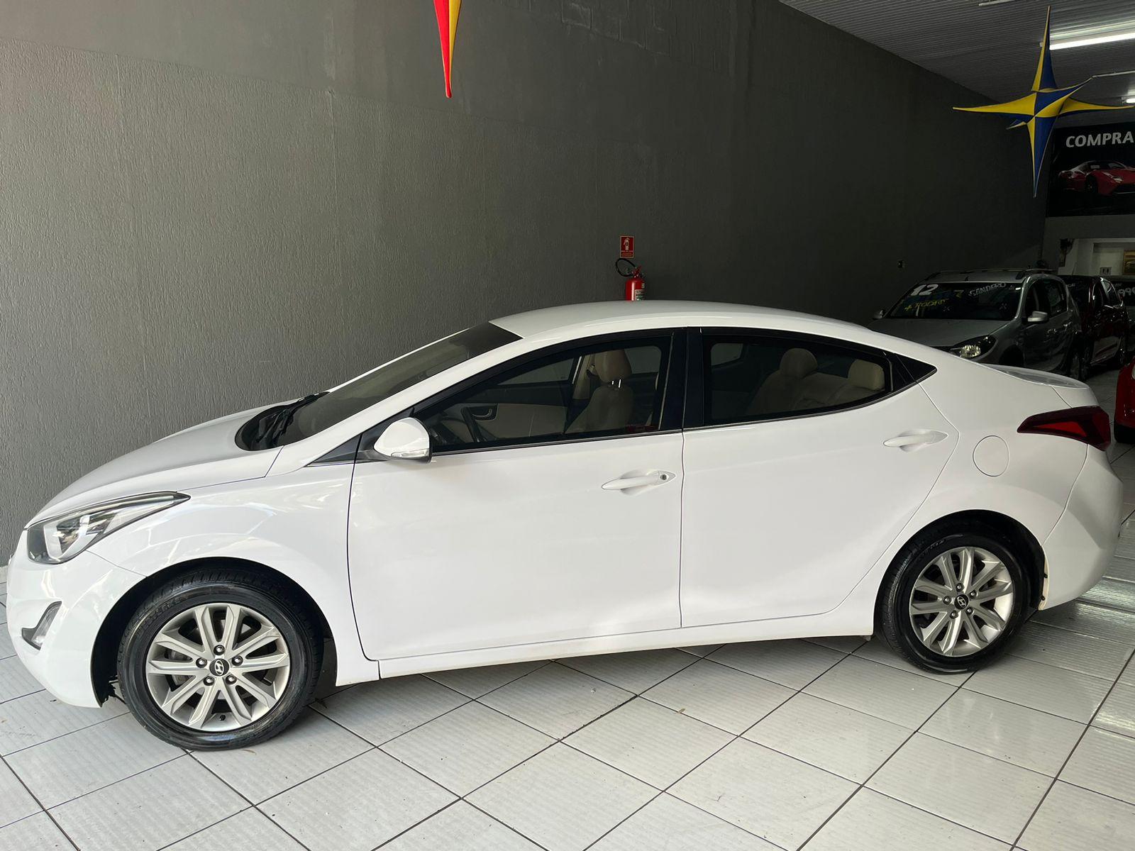 Hyundai Elantra gls 2.0 automático 2015