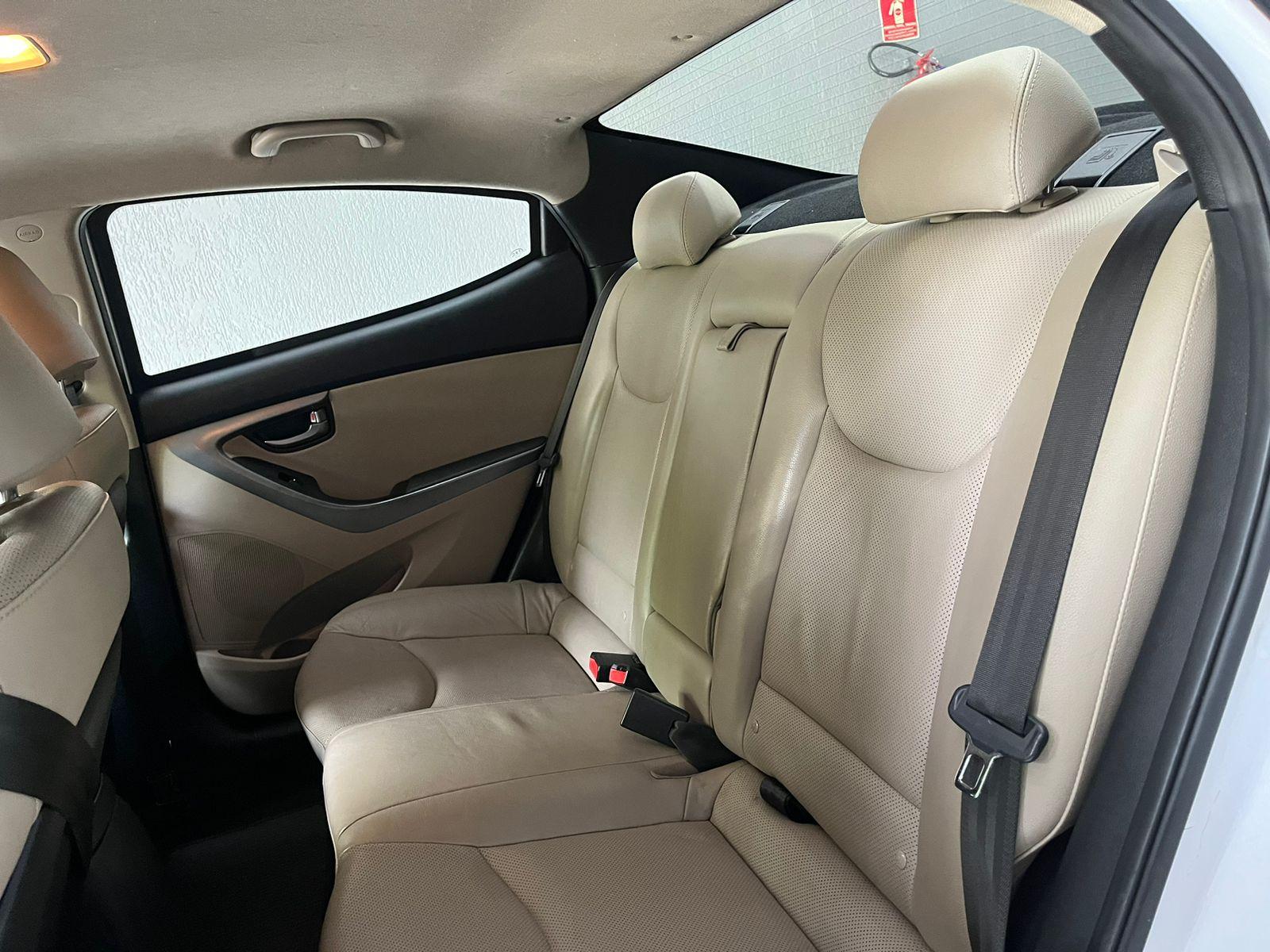 Hyundai Elantra gls 2.0 automático 2015